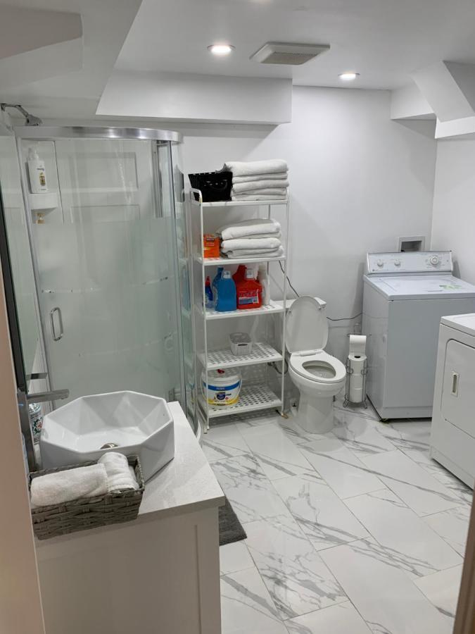 Big Oasis Studio Near Airport Yyz Hotel Toronto Kültér fotó